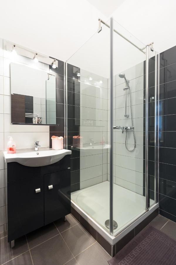 Wiky'S Apartman With 3Bathrooms Budapest Esterno foto