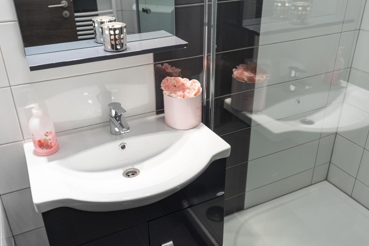 Wiky'S Apartman With 3Bathrooms Budapest Esterno foto