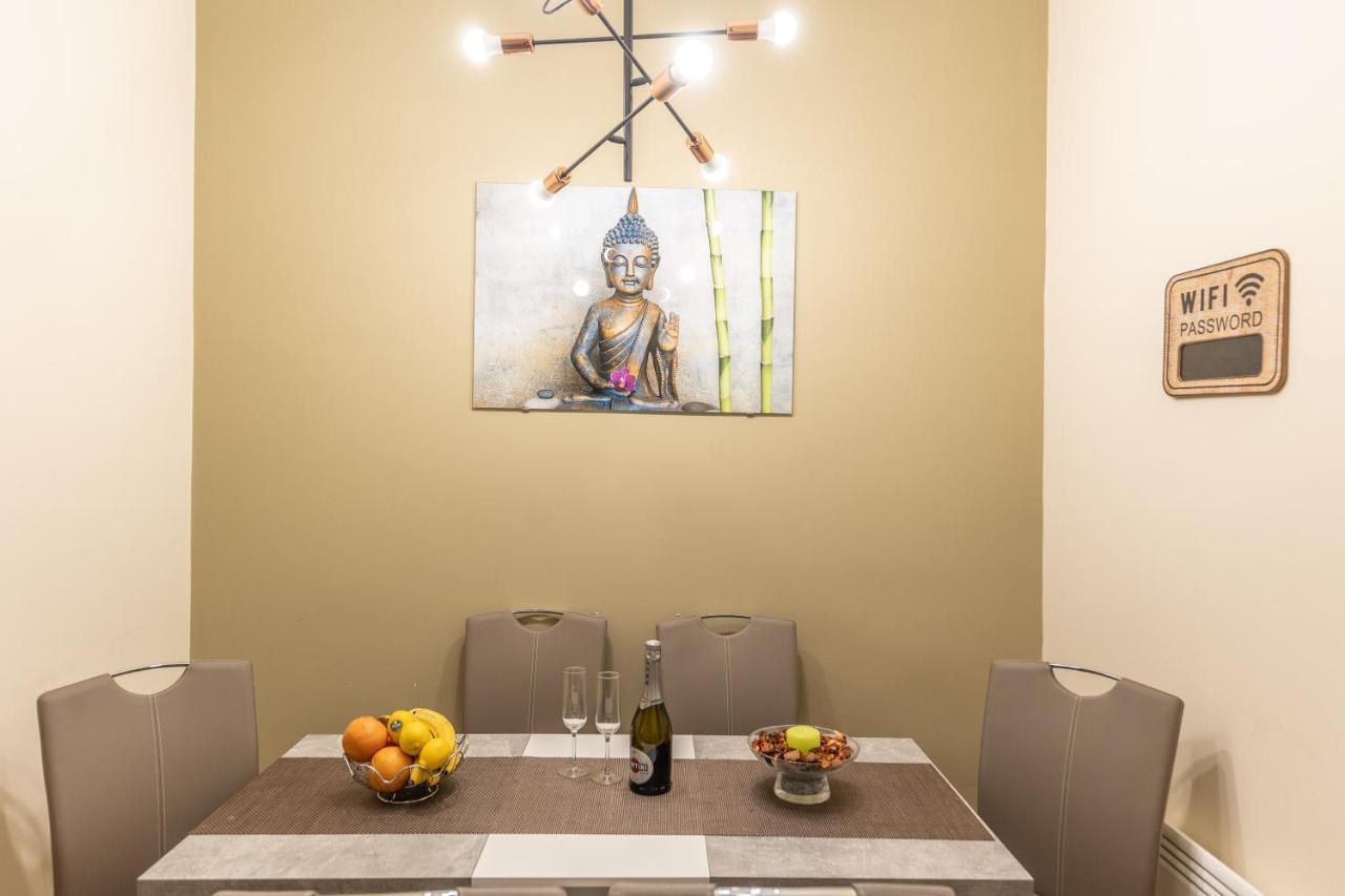 Wiky'S Apartman With 3Bathrooms Budapest Esterno foto