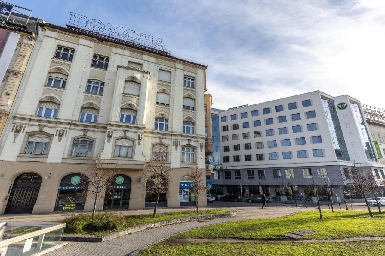 Wiky'S Apartman With 3Bathrooms Budapest Esterno foto