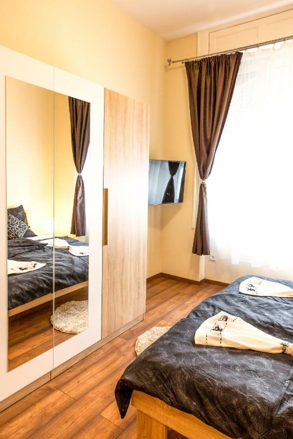Wiky'S Apartman With 3Bathrooms Budapest Esterno foto